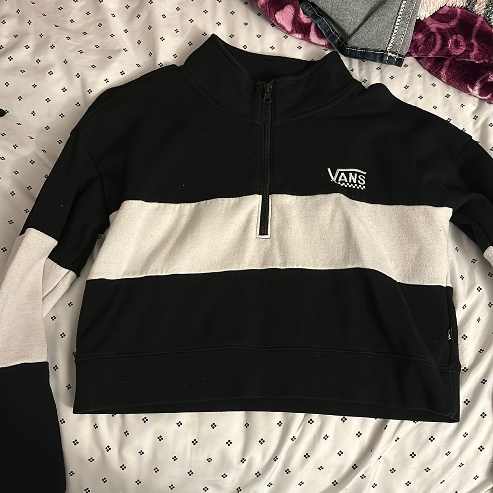 Brand vans, small, black and white pull over